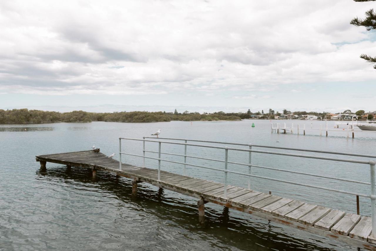 Black Swan Waterfront Motel (Adults Only) スワンジー エクステリア 写真